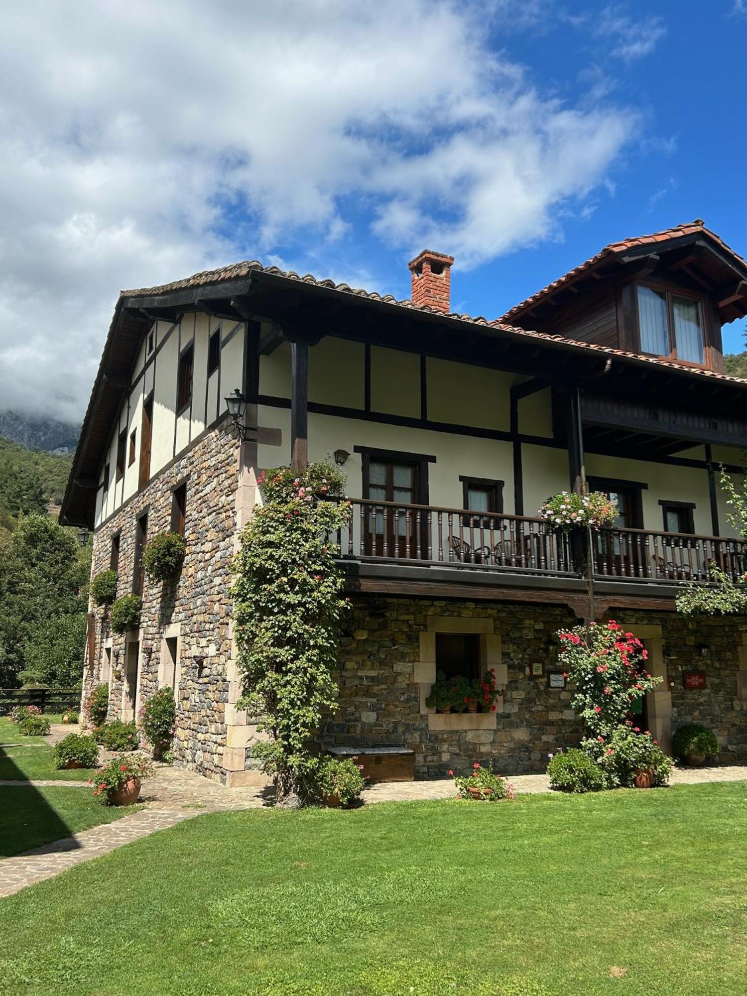 Posada San Pelayo 카말레노 외부 사진